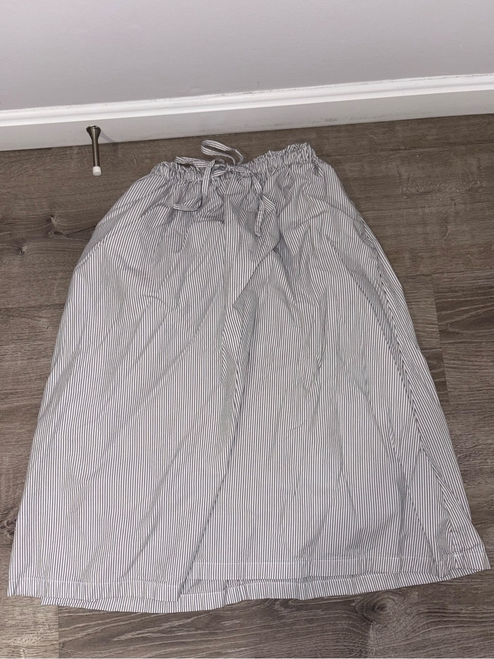 GAP White and Blue Pinstripe Midi Skirt with Paperbag Waist